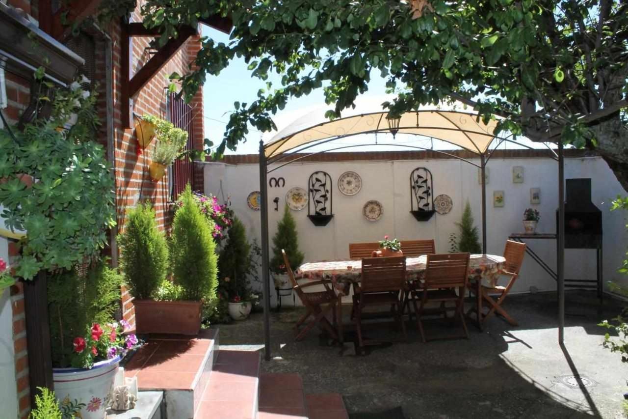 Alojamiento La Olmedana Olmedo Extérieur photo