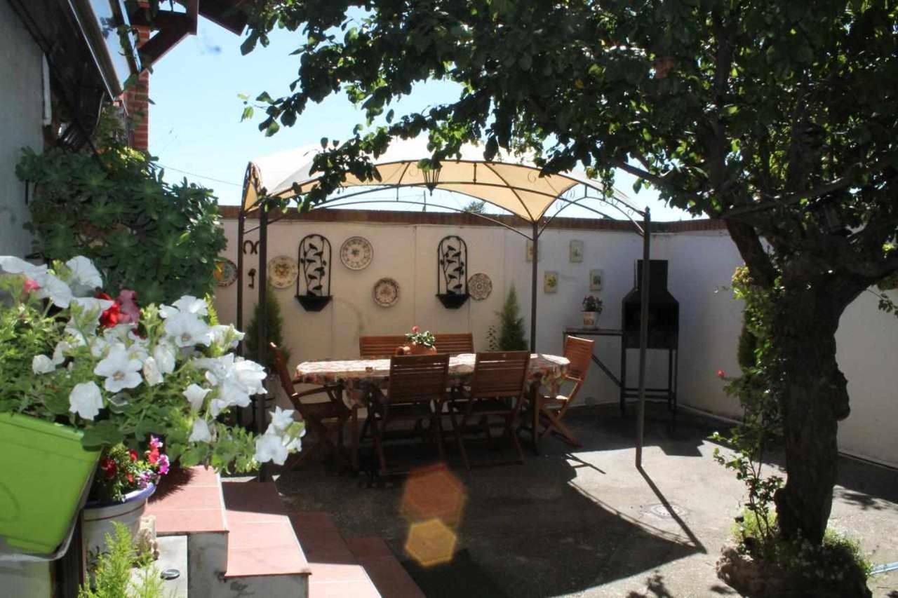 Alojamiento La Olmedana Olmedo Extérieur photo